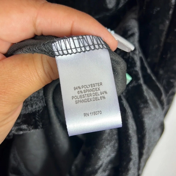 NWT Nina Leonard Cold Shoulder Velvet Black Dress Size Small - Picture 5 of 7